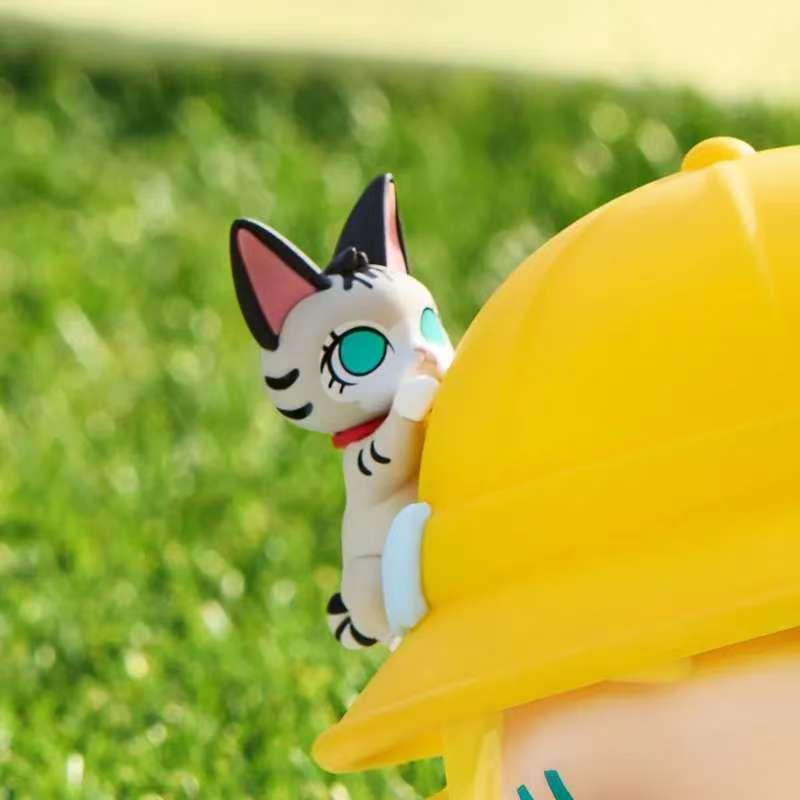 Baby Molly is full of fun big-headed ceramic cups