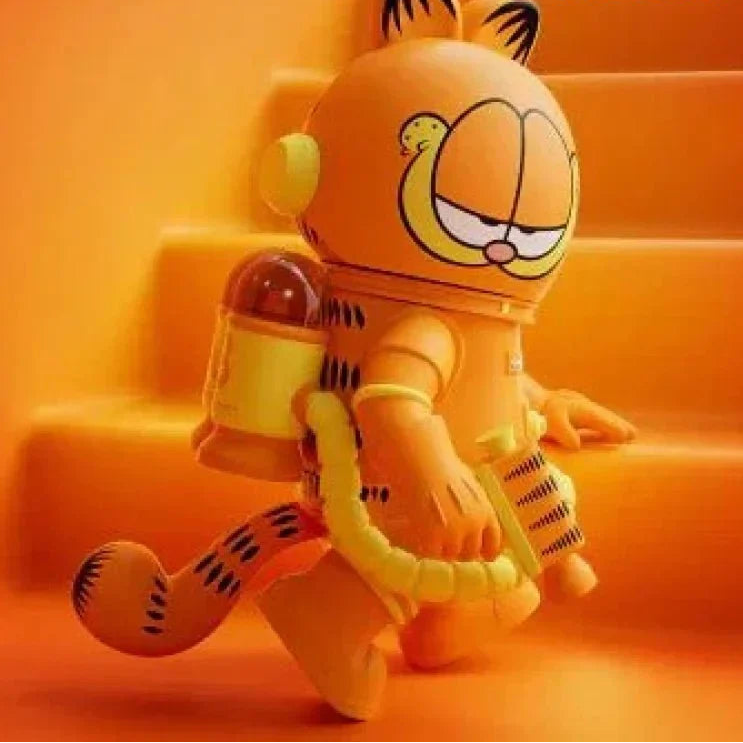MEGA SPACE MOLLY 400% Garfield PVC Figure