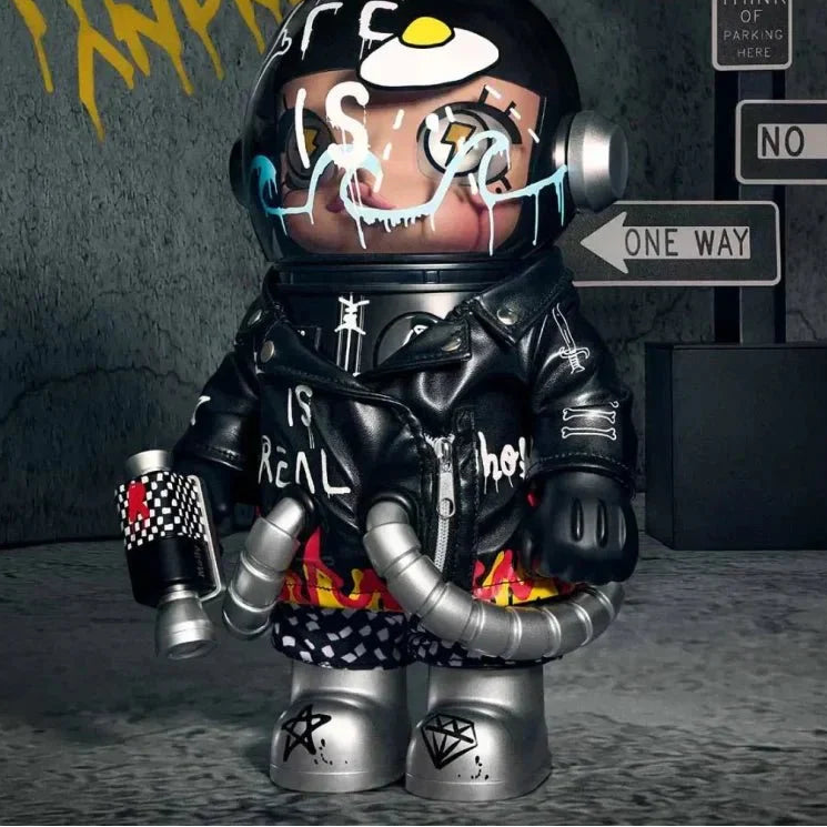 MEGA SPACE MOLLY 400% Trevor Andrew