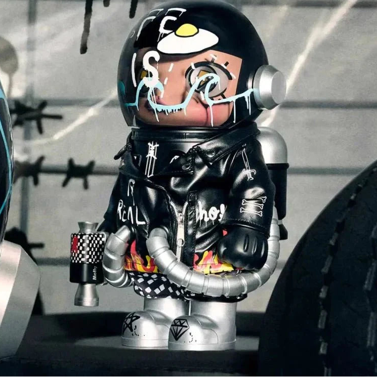 MEGA SPACE MOLLY 400% Trevor Andrew